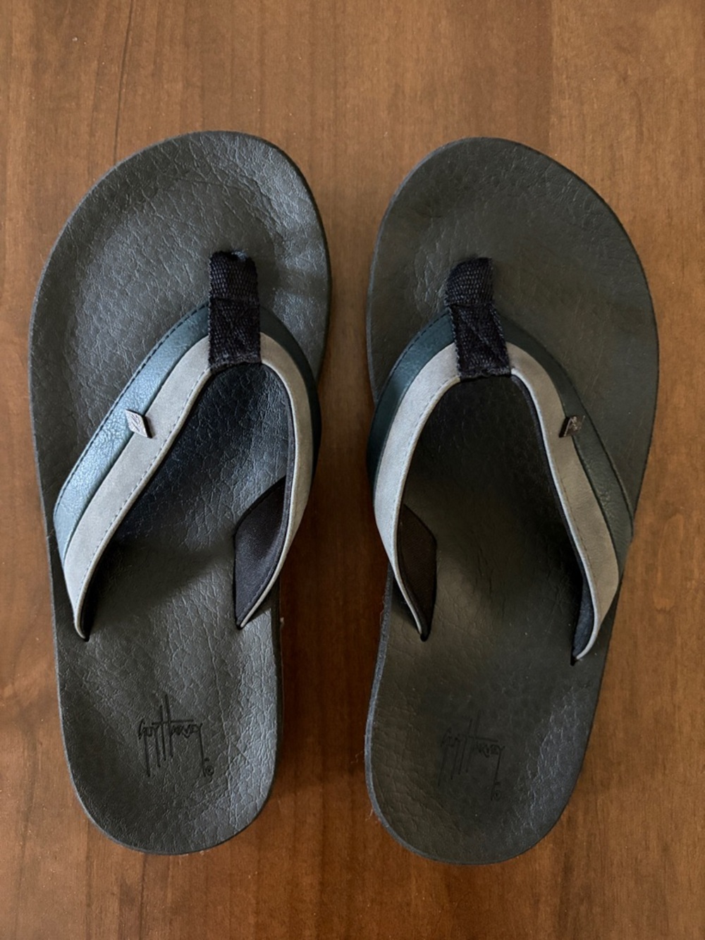 Women’s Black Gray leather Flip Flop Sandals. Guy Harvey Castaway Marlin Sunset